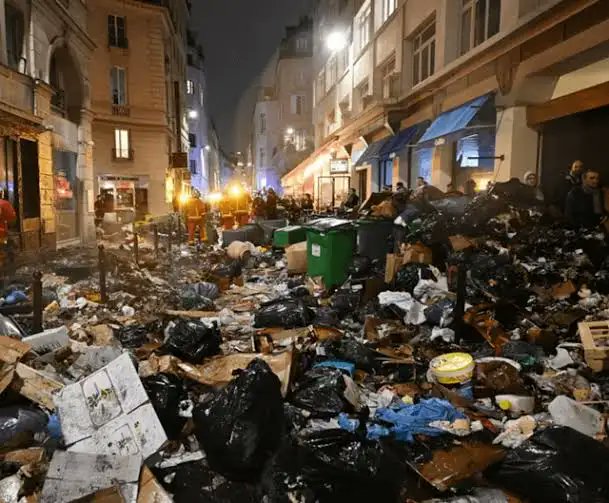 banana_sethhh's tweet image. Under the hindu rule india has become trash 🇮🇳