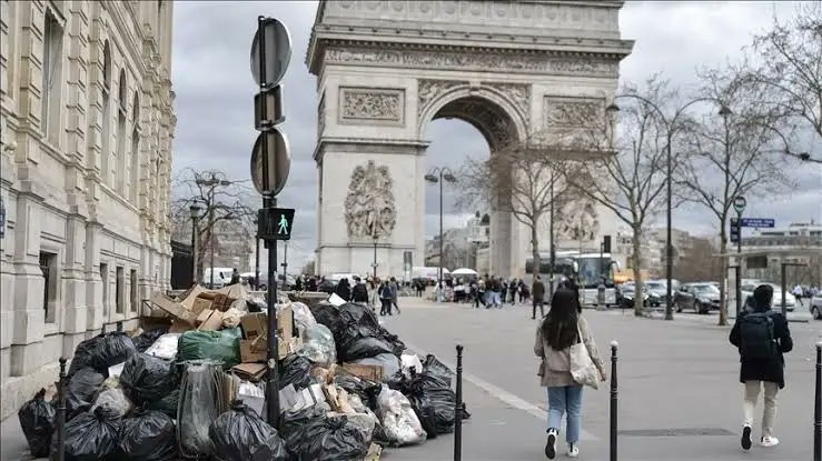 banana_sethhh's tweet image. Under the hindu rule india has become trash 🇮🇳