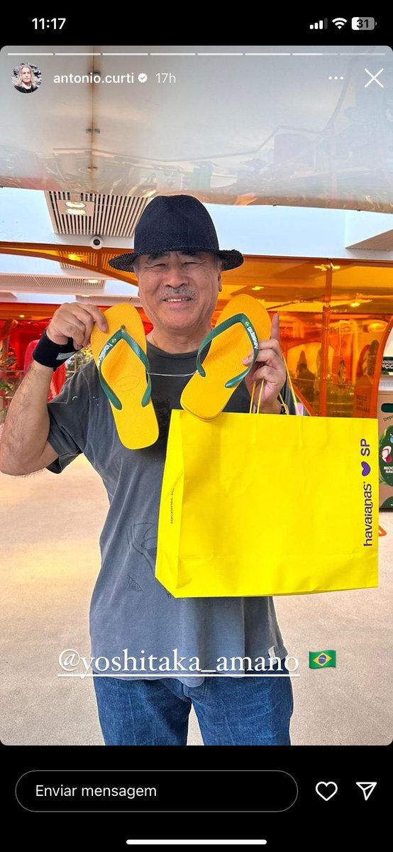 Morrendo com o Yoshitaka Amano extremamente divo no Brasil, um querido