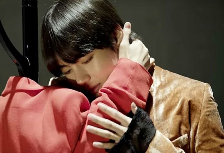 back in my day taehyungs love interest was a coat rack 😭😭