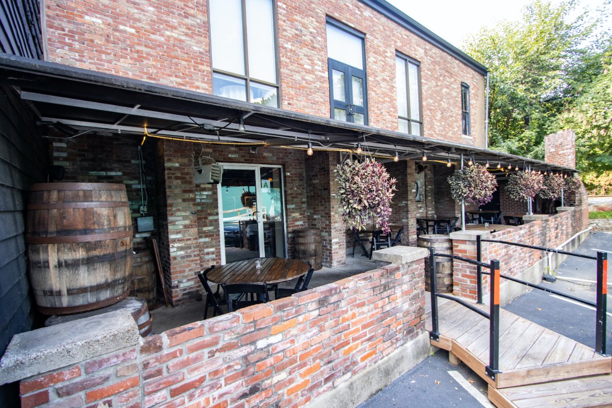 What's better than private dining at Bourbons? Private dining on the Bourbons patio—duh. Reserve our covered patio for your spring and summer events today! #bourbonsbistro #privatedining