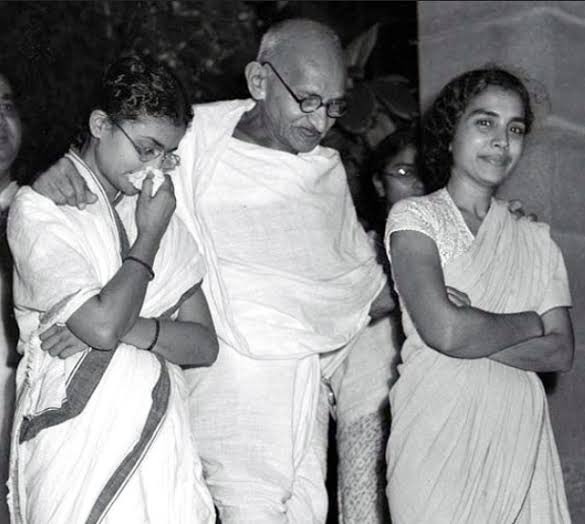Mahatma Gandhi and His Grand Nieces - Manu and Abha