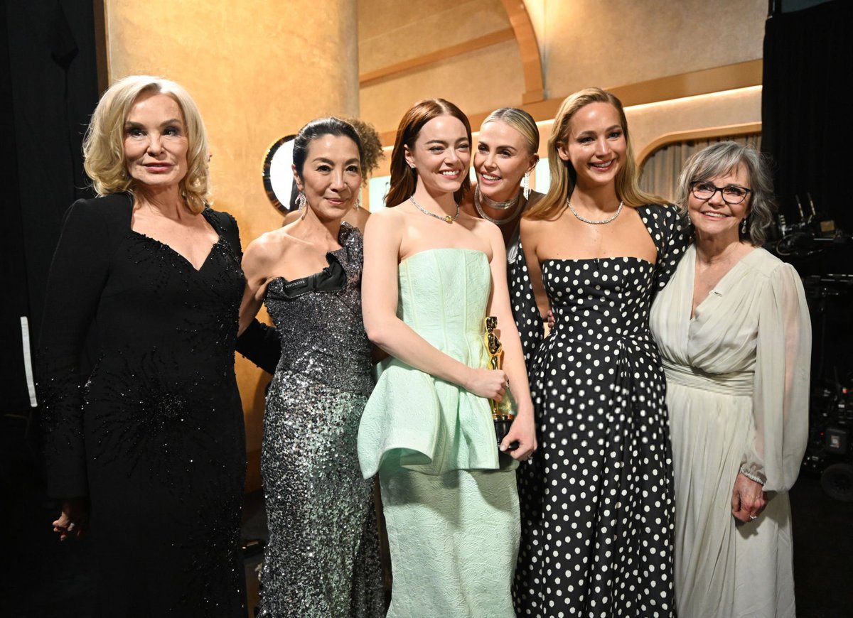 Them Women 🫶
#MichelleYeoh #SallyField #JessicaLange #JenniferLawrence #CharlizeTheron  #EmmaStone
#Oscars #Oscars2024