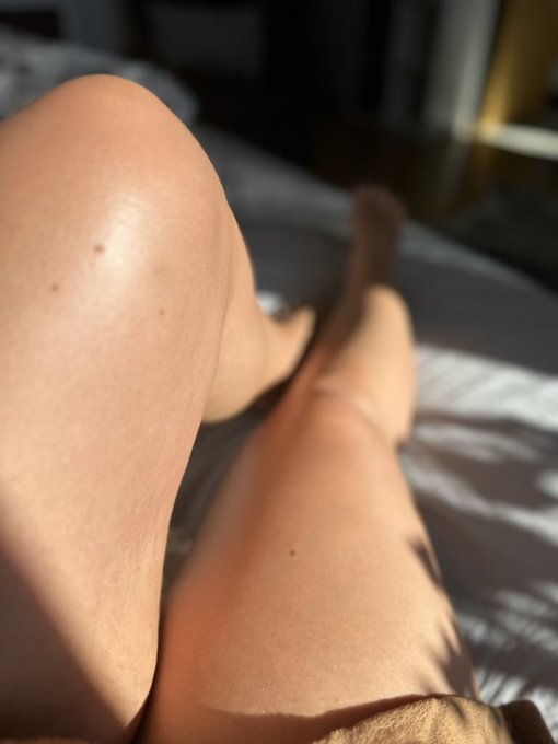 Tillg&auml;nglig p&aring; onlyfans f&ouml;r sexchatt 😈💋 https://t.co/HMNSpg7P8S https://t.co/2vy5d3Ju7D