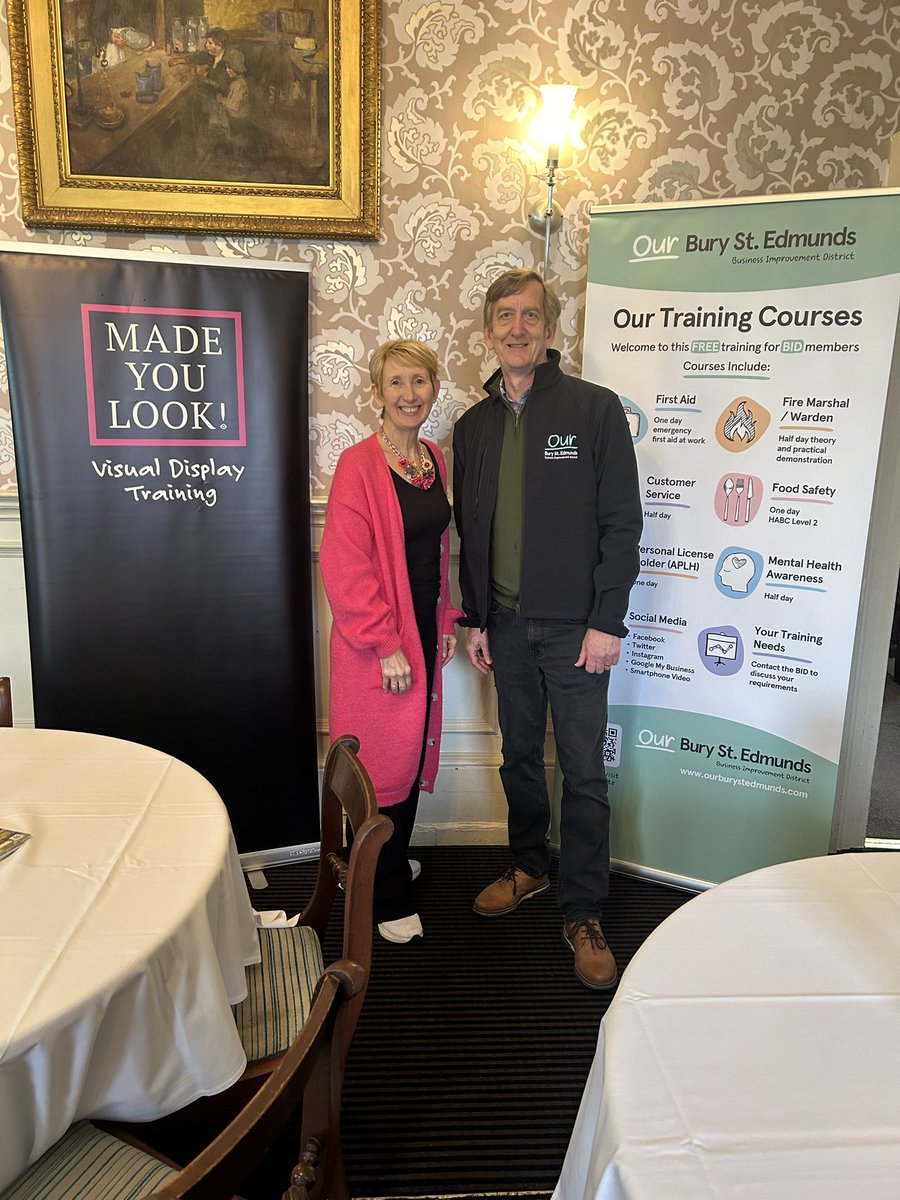 Great to welcome Helen from <a href="/MadeYouLook1/">Made You Look!</a> back to #BuryStEdmunds to deliver a visual merchandising workshop for <a href="/ourburysteds/">Our Bury St Edmunds</a> members who continue to enjoy a wide range of BID Benefits