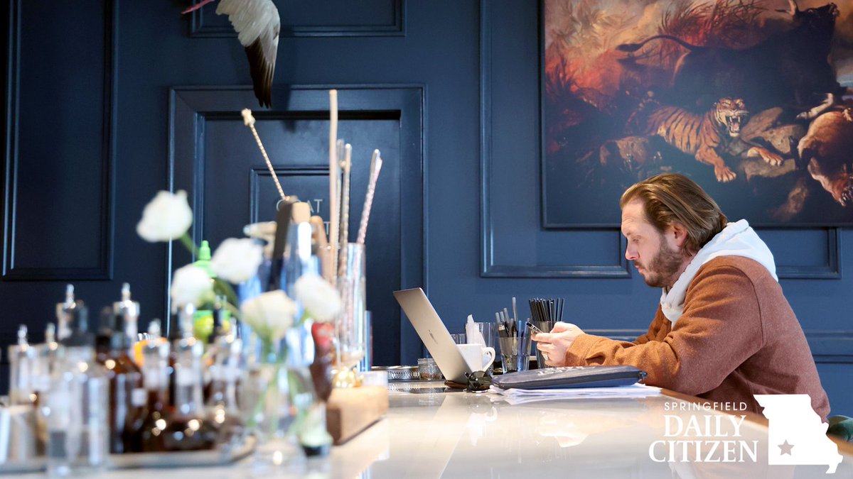 sgfcitizen's tweet photo. Josh Widner finally has an HQ for Good Spirits &amp; Co., the company behind SGF staples like Cherry Picker Package x Fare and Golden Girl Rum Club. @RyanRCollins and @ShannonCay take you inside the office/cocktail bar/event space.

Read it: https://t.co/G5eclYuqmt https://t.co/XT2ACTL6sg