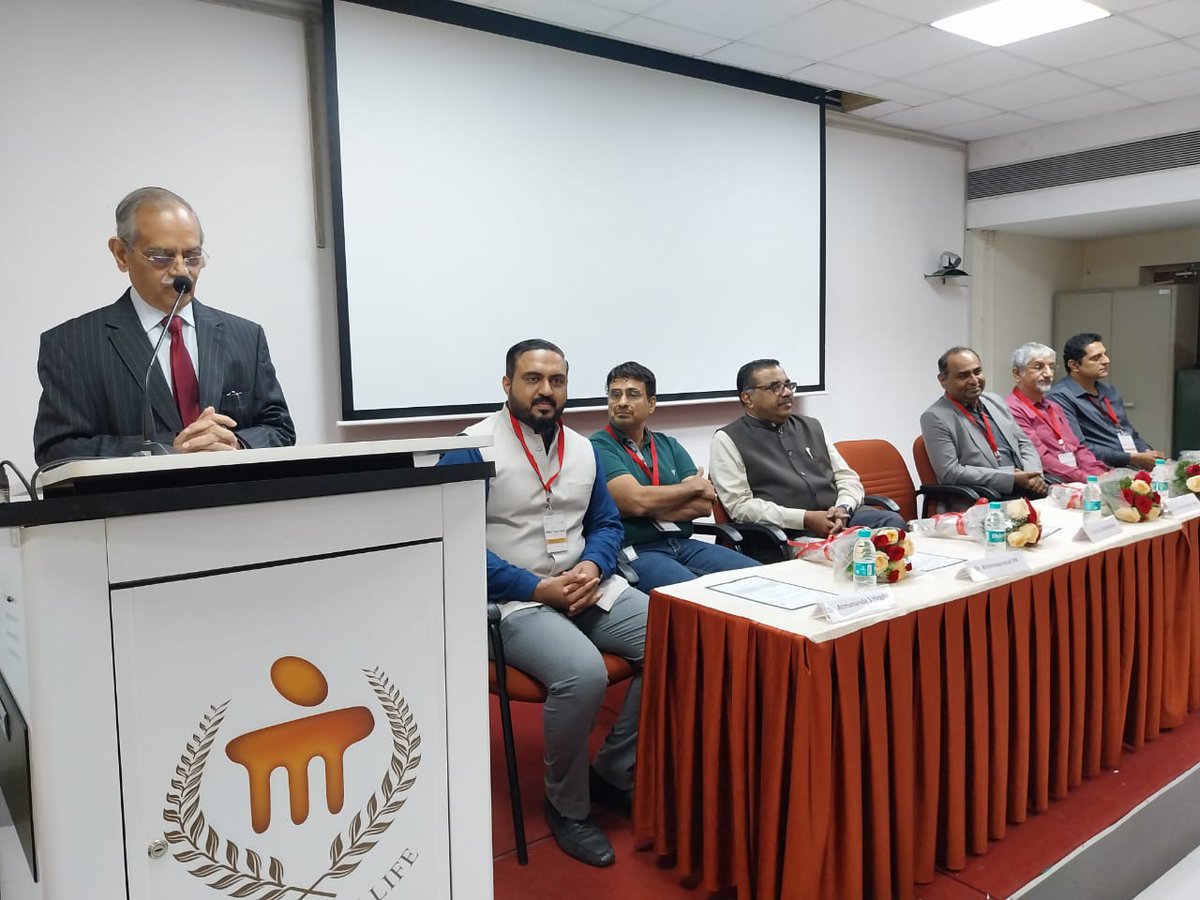 KmcMangOrtho's tweet image. An enlightening experience, a wonderful opportunity learning from the stalwarts of the field of foot and ankle surgery.
Delegates enjoyed interacting and learning in the saw bone hands on workshop!!🦴
#Mindyourfoot #orthocme 
#enthralled
@MAHE_Manipal @KMC_Mangalore