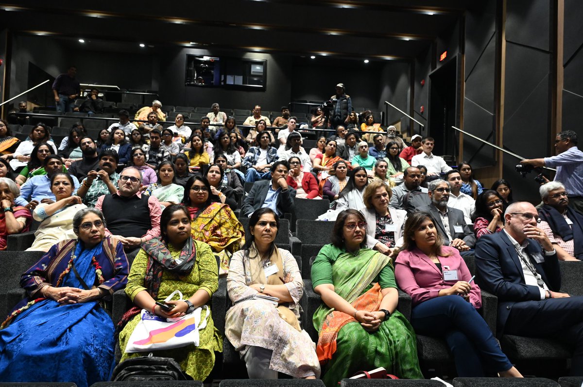 inBritish's tweet image. We launched the #FutureOfEnglish  exhibition at our New Delhi Cultural Centre with key stakeholders and experts discussing the evolving role of English and perspectives on #multilingual education in India.

#EnglishProgrammes