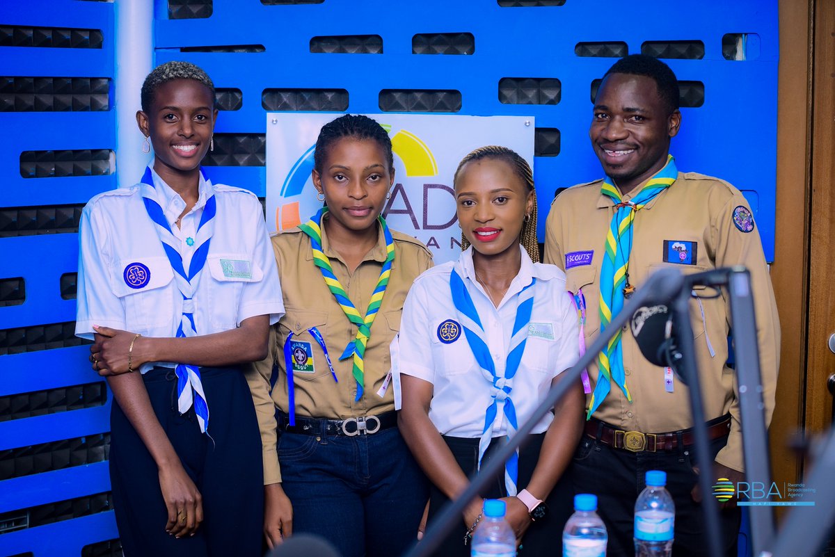 Radiorwanda_RBA's tweet photo. 𝐀𝐊𝐀 𝐊𝐀𝐍𝐘𝐀 :Mu kiganiro #Amahumbezi twakiriye urubyiruko ruhagarariye Umuryango w'Aba-Scouts n'Aba-Guide mu Rwanda.

Bavuze ko uyu muryango utoza urubyiruko n'abawubarizwamo muri rusange, indangagaciro zo kwitanga, kuba abayobozi no kwikemurira ibibazo bahura nabyo.

#RBAShowbiz