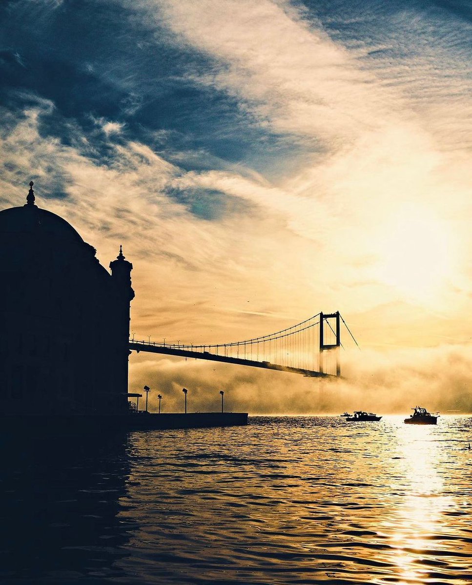 Ramazan'ın sıcaklığı ve bereketini en güzel şekilde yaşatan şehirlerden biri İstanbul. 🌙🕌 Birlikte olmayı, sabrı ve hoşgörüyü hissettiren bu özel ayın bereketini kentin geleneksel lezzetlerini hatırlatan Avantgarde iftar sofralarıyla beraber paylaşalım. 

#stayavantgarde