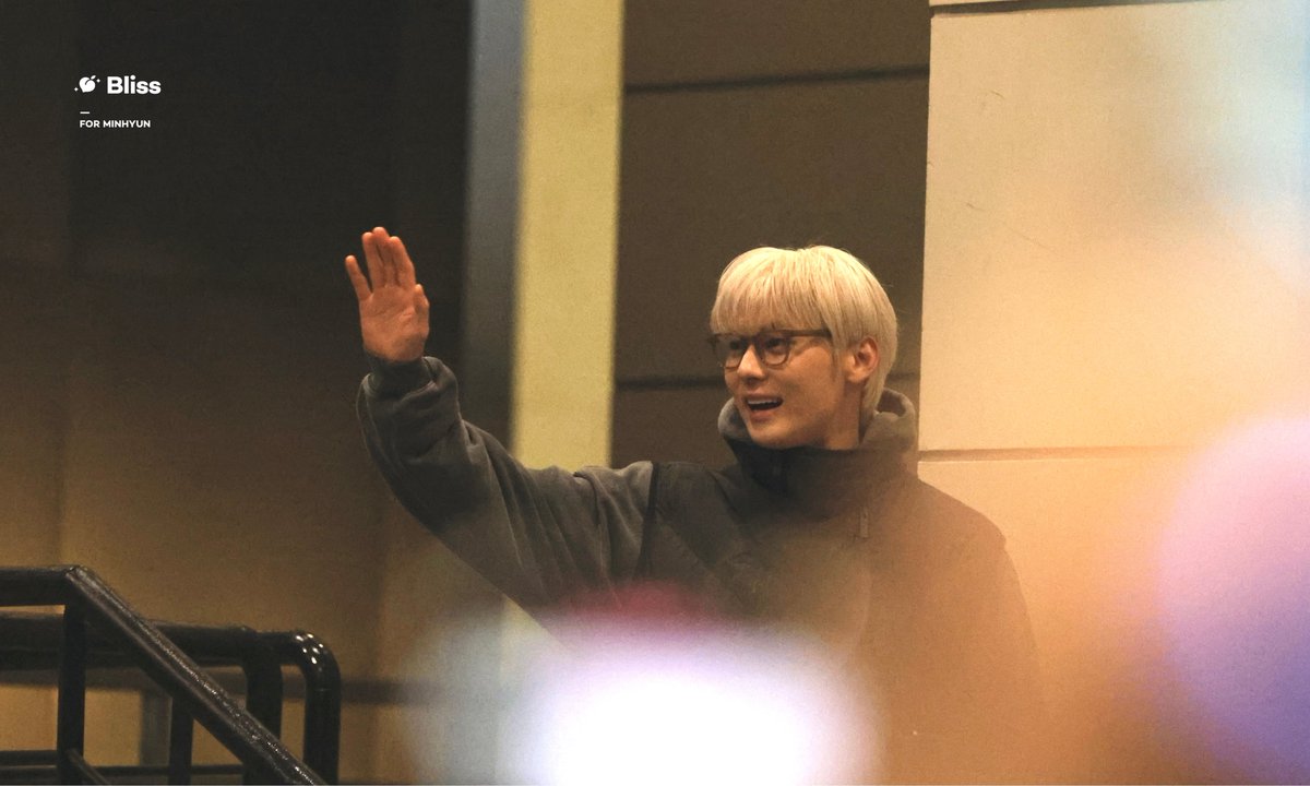 240309 도원결의 팬미팅 퇴근길

#황민현 #민현 #HWANGMINHYUN #MINHYUN