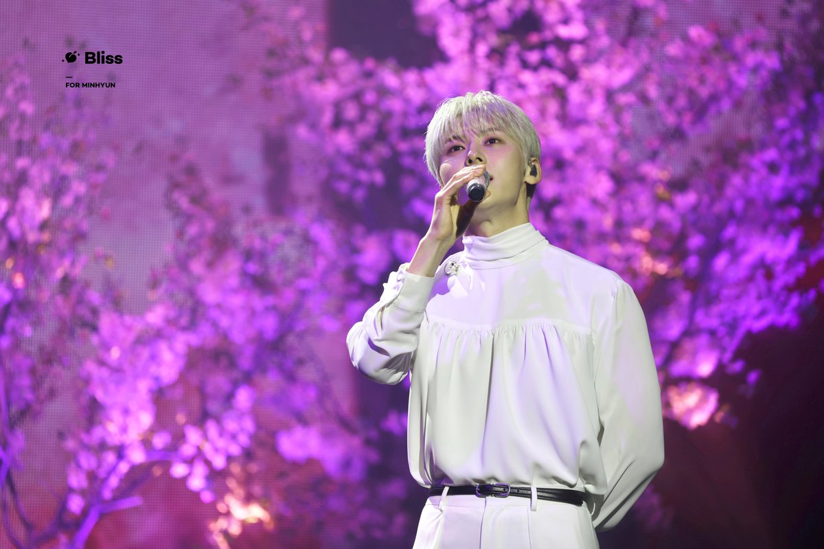 240309 도원결의 팬미팅

여기가 무릉도원..🍑🧡

#황민현 #민현 #HWANGMINHYUN #MINHYUN