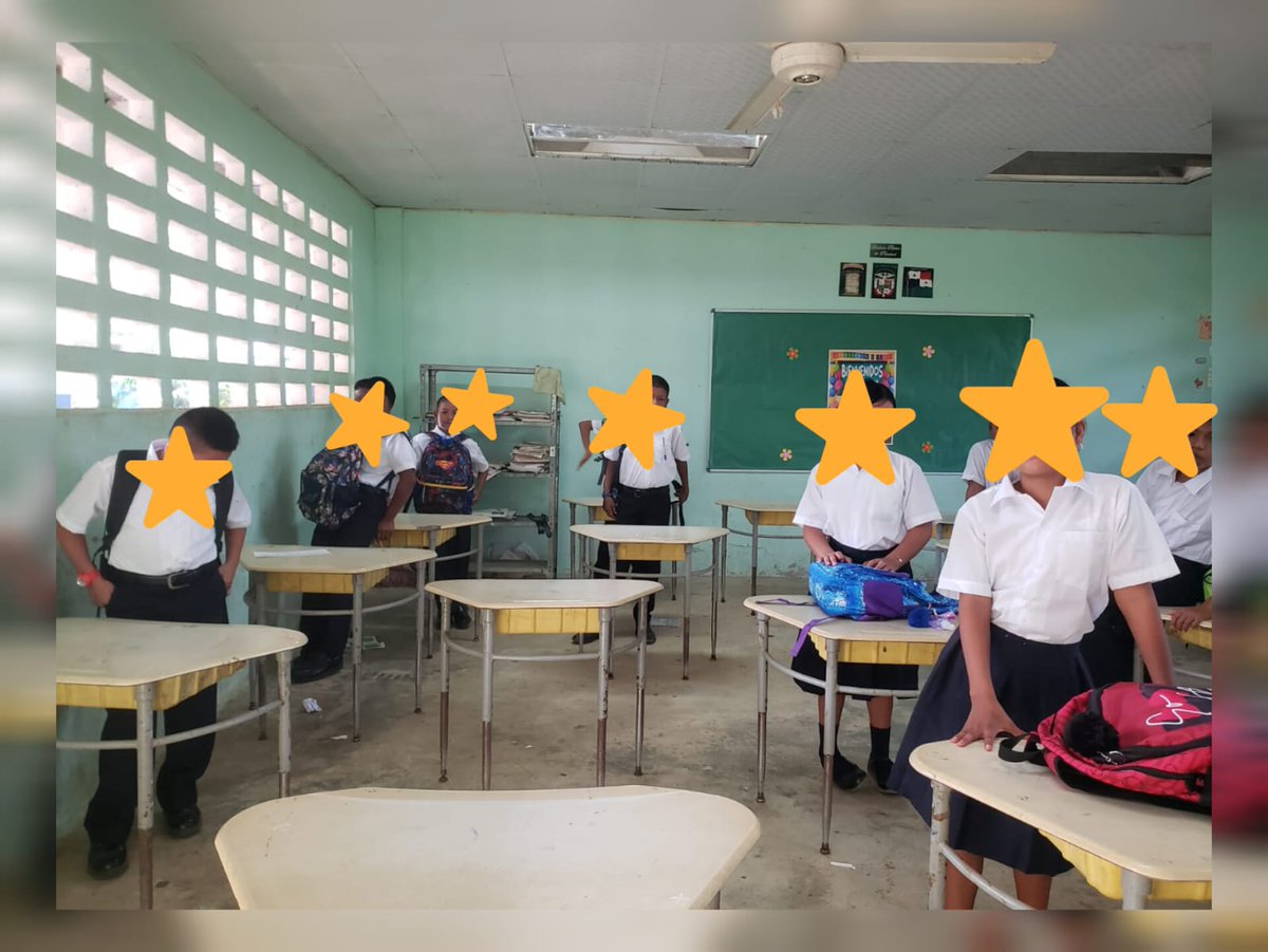 #DenunciaAeve Estudiantes del C. E. B. G. Nuevo Vigía deben dar clases en el piso ya que el centro educativo no cuenta con sillas.