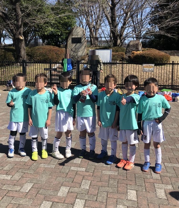 OGUROKUFC's tweet photo. 本日は足立区交流会 幼児卒園記念大会でした。
vs #ブルーイーグルス 0-0
vs #アクセルJr 9-0
vs #千住イーグルス 3-0

なんとリーグ優勝です。
気が抜けない展開が続きましたが、
失点０と言う素晴らしい内容でした。

年長さんのみんな、卒園おめでとう。
1年生になっても、ますます頑張ろう！ https://t.co/SuMDrUIZaV