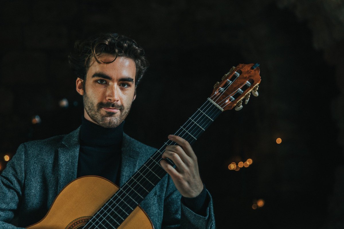 🥣Relax at lunch in beautiful Northesk Church #Musselburgh with a Bite-Sized Classical Concert / optional soup & sandwich. 🎼Tim Beattie brings Guitar Masterpieces on Tue 19 Mar - a fab guitarist with a fantastic mix of music & styles. 🎟 bit.ly/46XLqhS #eastlothian