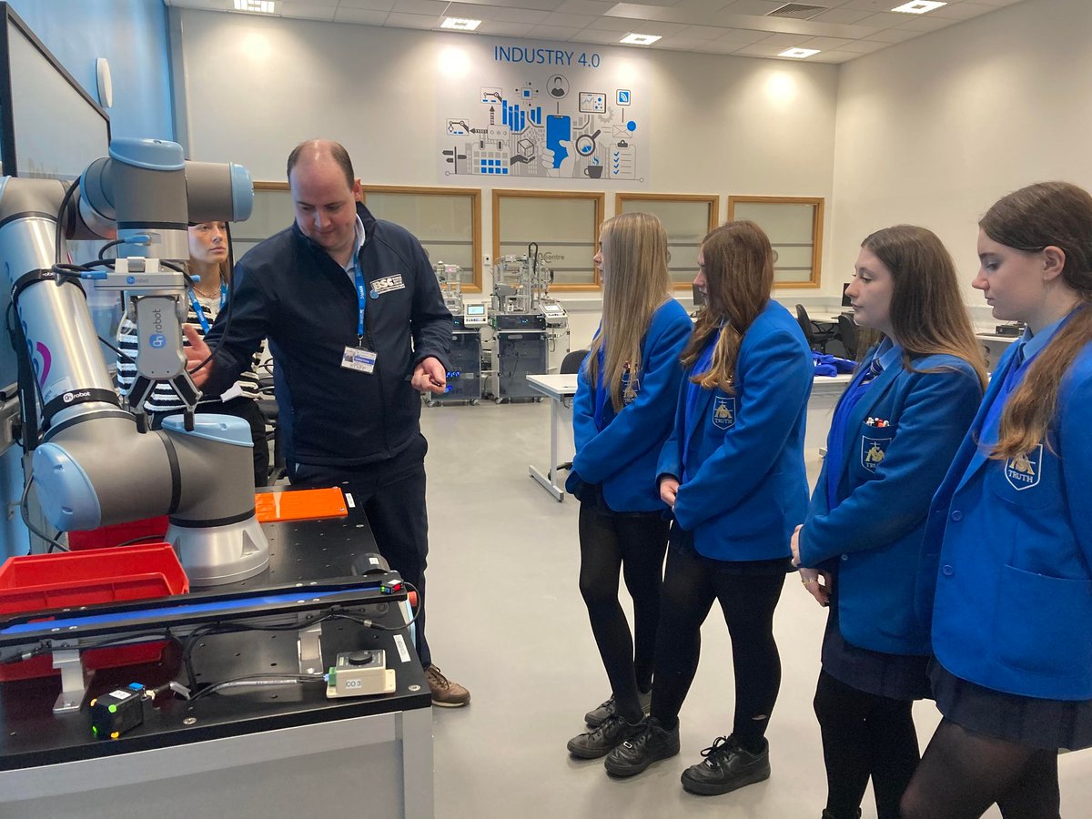 We were delighted to welcome students from @SaintMarysDerry and @StColumbsSports to our Industry 4.0 centre today to take part in our Robotics Workshop Engineering Challenge competition for 2024. #stem #engineering #robotics @ConnectedNI @nwrc_bsc