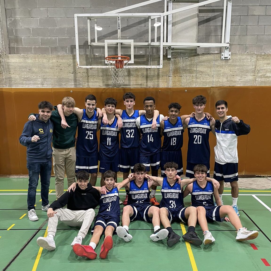🏀JÚNIOR “B” MASCULÍ🏀

<a href="/CBIPSI/">Club de Bàsquet IPSI</a> 7️⃣0️⃣
<a href="/CbCiutatVella/">CB.CIUTAT VELLA</a> 6️⃣7️⃣

👉 Victòria de mèrit contra els quarts classificats‼️

We💙🏀