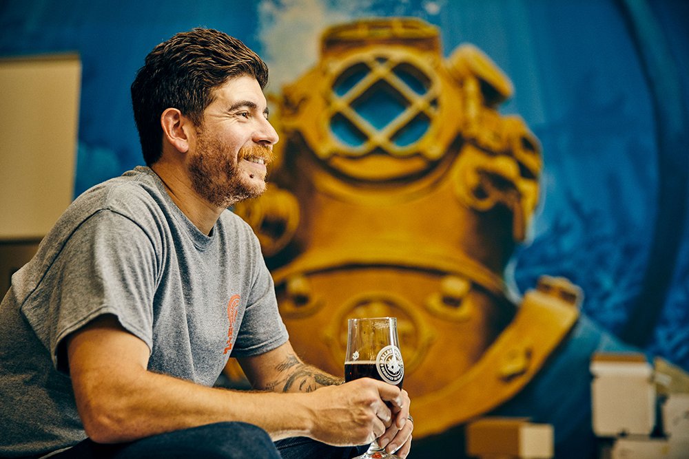 San Diego Beer News® (@sdbeernews) on Twitter photo You may know Jeff Lozano as the outgoing face of <a href="/BallastPoint/">Ballast Point Beer</a> & @KingsNConvicts, but how well do you really KNOW him? There's a lot to this soulful guy, as evidenced in our latest PORTRAIT OF A #BREWER feature. | bit.ly/sdbnplozano
#sdbeernews #sdbeer #beer #craftbeer You may know Jeff Lozano as the outgoing face of <a href="/BallastPoint/">Ballast Point Beer</a> & @KingsNConvicts, but how well do you really KNOW him? There's a lot to this soulful guy, as evidenced in our latest PORTRAIT OF A #BREWER feature. | bit.ly/sdbnplozano
#sdbeernews #sdbeer #beer #craftbeer