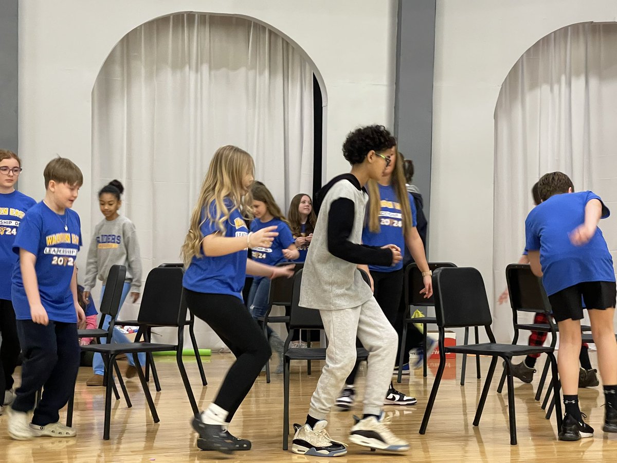 lyndseyleeduke's tweet photo. Look at these @bristowelem Leadership scholars rocking it out today with @WEHSRaiders. Thank you for a great day of learning! https://t.co/b1NSkpUUZw
