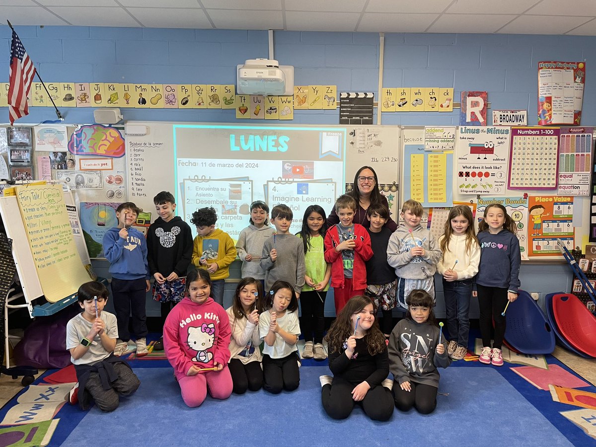 Had THE BEST time reading <a href="/MeadowDriveElem/">Meadow Drive School</a> with Ms. Giannone’s and Ms. Amzler’s class as well as Ms. Maldonado’s class. Thank you for having me! <a href="/MineolaUFSD/">Mineola UFSD</a> #MineolaProud