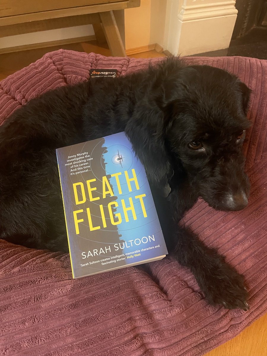 Weary that the season of posing with books has started again @OrendaBooks 🙈 #DeathFlight is out now !