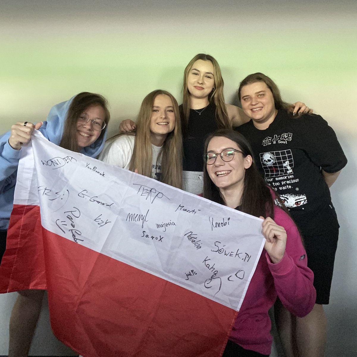 Panowie się nie popisali, więc czas poszerzyć rodzinę Incognito o dywizję Pań, które jutro rozpoczną przygodę w kwalifikacjach do Game Changers!

💅🏻 <a href="/merylvalo/">meryl ⋆˙⟡</a>
💅🏻 <a href="/nnnnatalcia/">natalcia</a>
💅🏻 <a href="/majusiaxx/">NOVO majusia</a>
💅🏻 <a href="/Iczyy__/">Iczy</a>
💅🏻 <a href="/Kaha_aa/">Kaha</a>
💅🏻 @lilyyFPS

🤵🏼‍♂️ @keremekesze - HC
🤵🏻‍♂️ <a href="/SaroX_22/">SaroX</a> - AC

#GOINCOGNITO