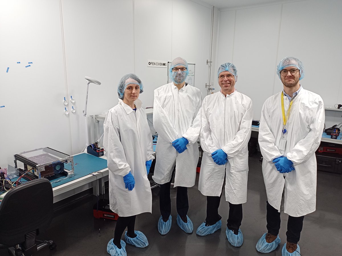 Last week, we were delighted to host Alexandra Jones, Director General of DSIT and Chris White-Horne, Deputy CEO of the UK Space Agency, at our facilities on the @HarwellCampus. The visit was a perfect opportunity to update Alexandra and Chris on Open Cosmos journey so far on…