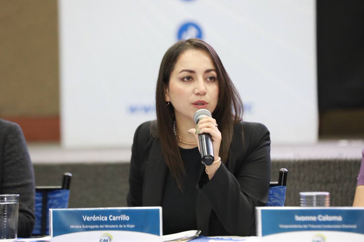 #GraciasMatilde | "Es importante recordar la lucha histórica de Matilde Hidalgo, gracias a su trabajo estamos aquí este día", destacó <a href="/laverocarrillo/">Verónica Carrillo 💜💚</a>, Ministra Subrogante del <a href="/DDHH_Ec/">Viceministerio de la Mujer y Derechos Humanos</a>.
#100añosVotoFemeninoEc