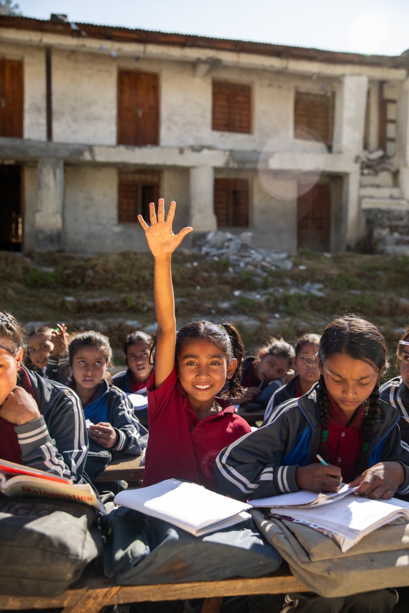 Renuka's school suffered damage during last year's earthquake in #Nepal. But learning hasn't stopped. ✏️📚💪 WFP supports Renuka and her classmates to access daily nutritious meals inlcuding rice fortified with essential vitamins and vegetables grown by local farmers! 🥬💙