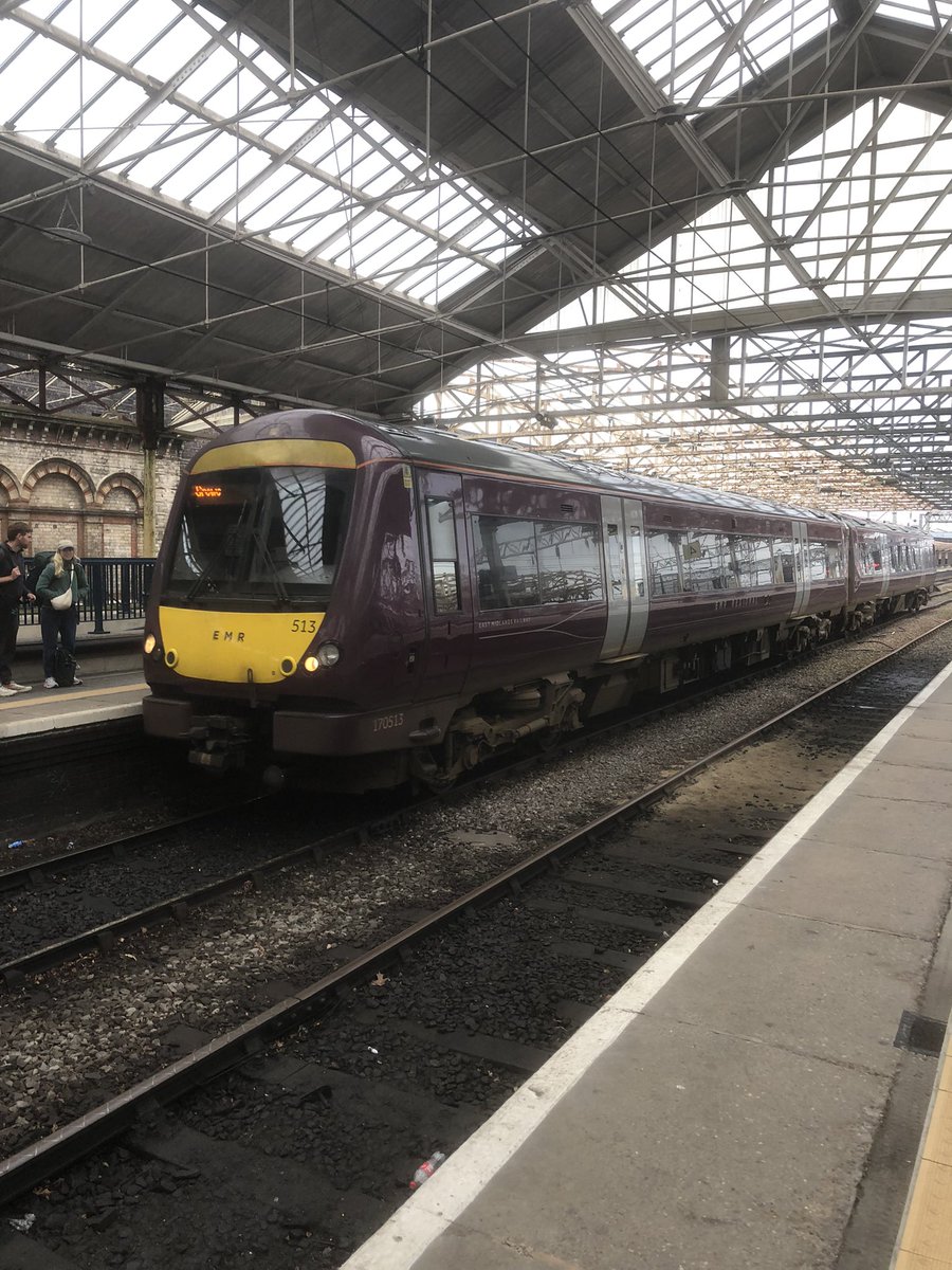 CrecyRail's tweet image. Even though it’s a shadow of its former self, there’s always something interesting to see at Crewe, my first 3 car #TfW 197, an #EMR 170 unit arriving from Newark Castle, I was too far away to see the yellow #NetworkRail HST set properly.