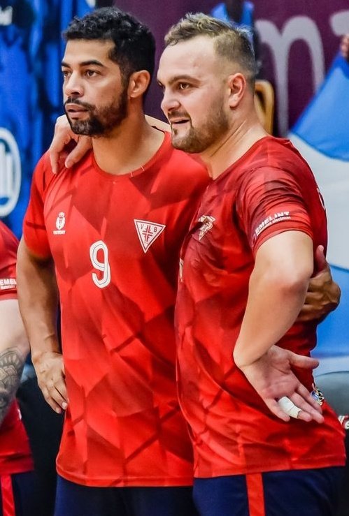 Maxi Ferro tweet media