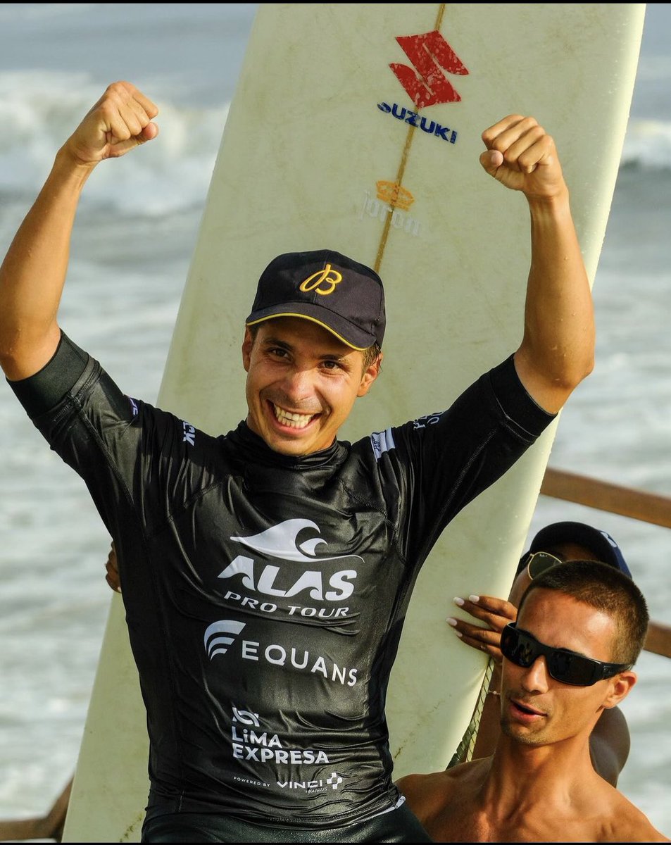Campeón de la primera fecha del @ALASProTour en Perú. 

Qué día ayer, no todos los días se gana en Punta Rocas. Contento de sentirme bien con mi surfing, de estar en esta ola increíble y de hacer una ola prácticamente perfecta de 9,83.