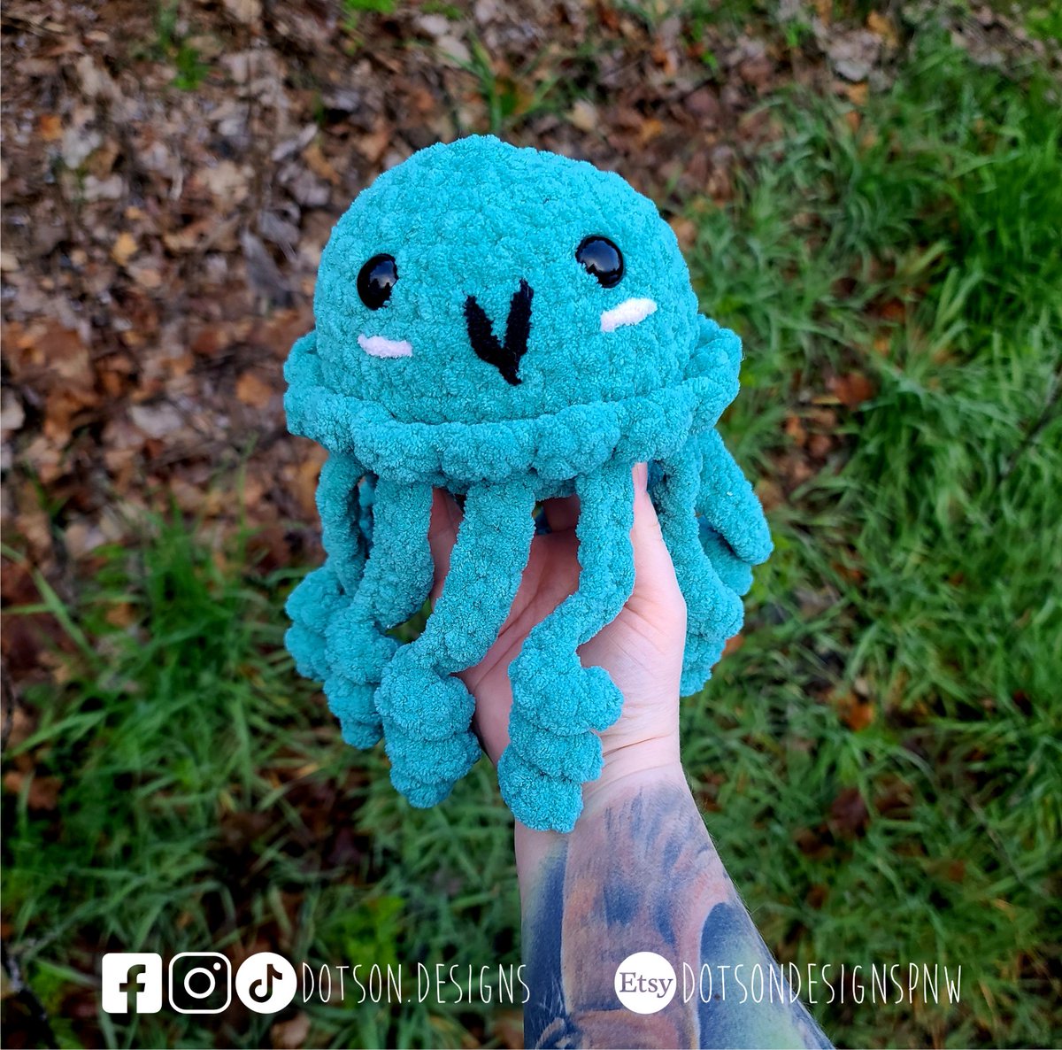 Jellyfish 🪼 

Pattern by brightsidecrochets on Instagram 

#amigurumiplush #amigurumi #crochet #crochetaddict #crochetlove #octopus #freeamigurumipatterns #handmade #crochetpattern #yarn #bernetblanketya