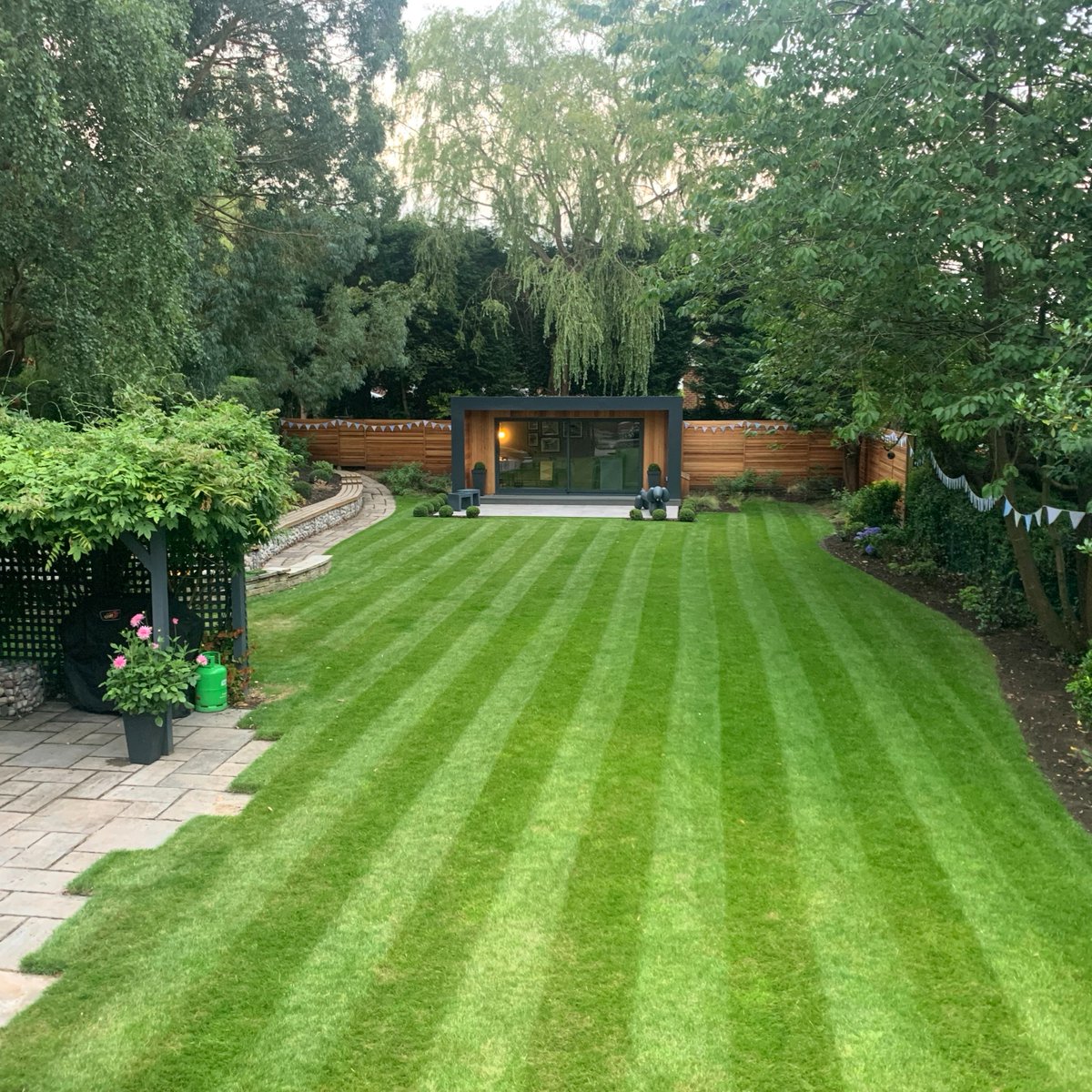 Does your lawn need a refresh? 🙌 Tired, worn-out grass with weeds and moss? GreenThumb's Lawn Refresh offers a cost-effective and hassle-free alternative to re-turfing. Find out more here ➡️ greenthumb.co.uk/pages/lawn-ref… Don't wait to love your lawn... #LawnRefresh #LawnCare