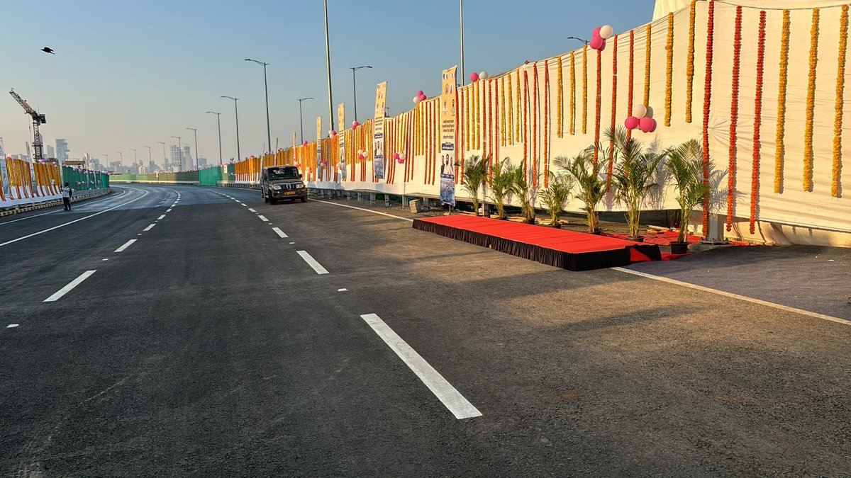 It was truly wonderful to get southbound section of Mumbai Coastal Road inaugurated today. 4 years of hard work by team @mybmc came to fruition. I feel fortunate to get an opportunity to lead the project since 2020. Distance between Worli to Marine Drive will now be covered in 10…