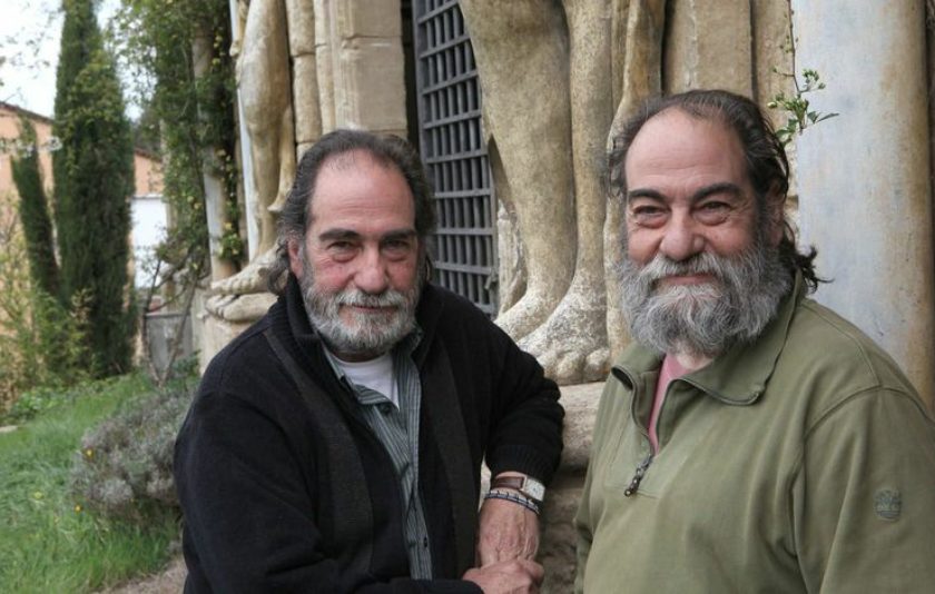 Els XXVI Premis de la Crítica de les Arts Escèniques atorguen el Premi Honorífic Gonzalo Pérez de Olaguer als germans Jordi i Josep Castells per la seva trajectòria des del 1980 en l'àmbit de l'escenografia. Tots els nominats a Clip de Teatre: [tuit.cat/D6Gn9]