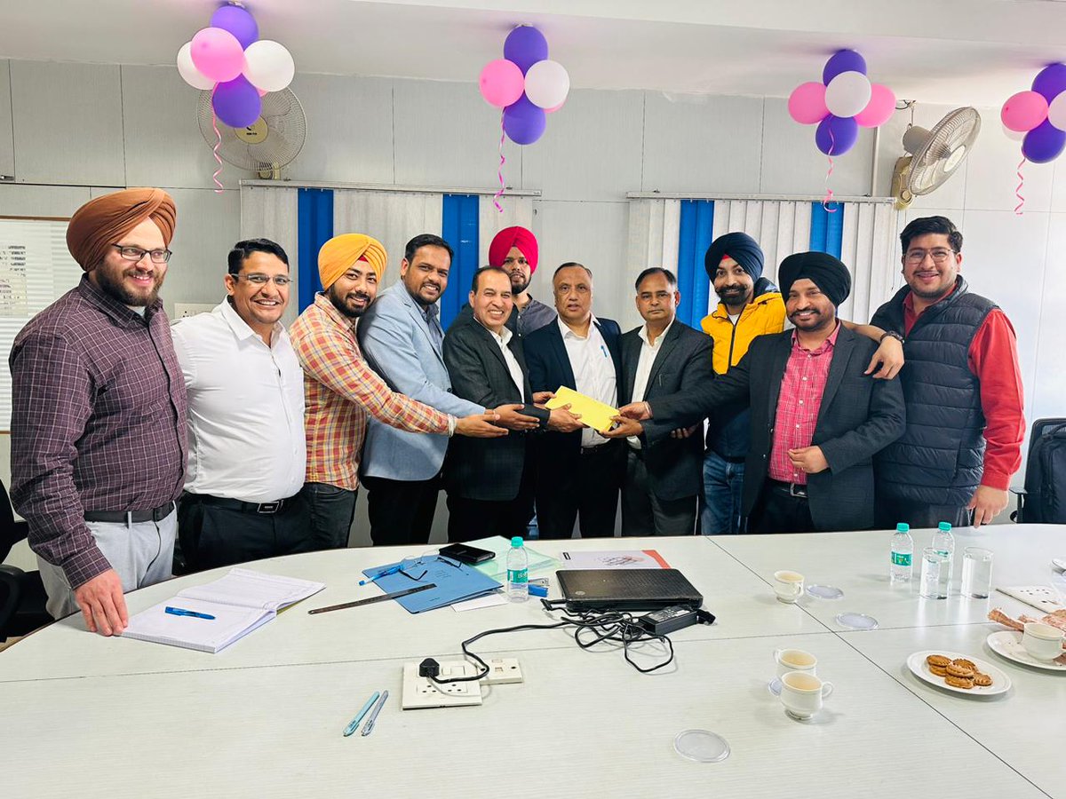 dogratarunsingh's tweet photo. @BOIOA_NWU  @Gurshar08872902 @RameshC65065117   @Sameer16C
Once again a vibrant panel under guidance of Sh. Gursharan Singh is marching.
Vote and re elect full panel of Sh. Gursharan Singh and Sh. Harpreet Singh Mann #saynotocorruption https://t.co/jhSidozG1P