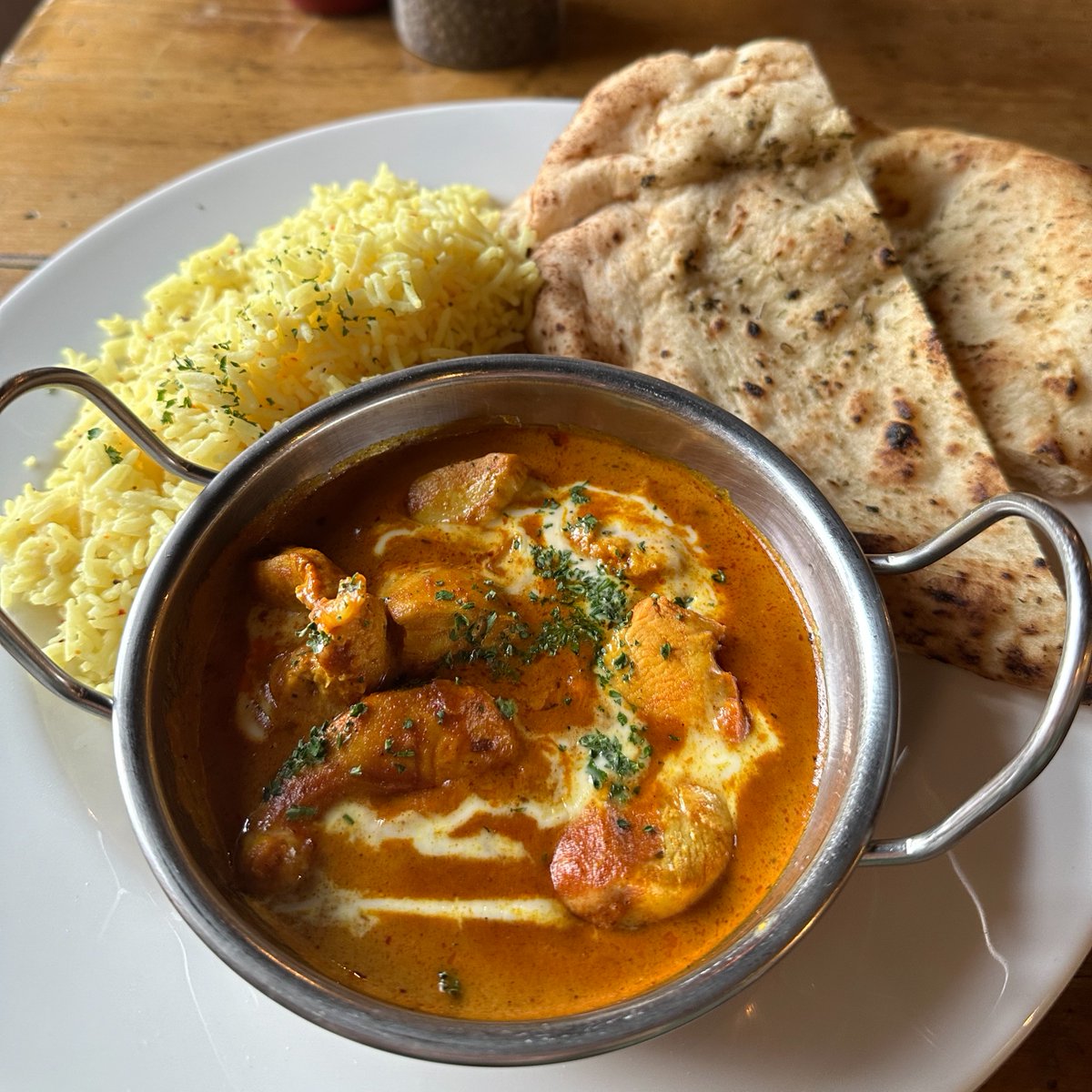 There’s nothing quite like sitting down to a piping hot dish of chicken tikka masala! Join us for Curry Night, every Monday from 5pm. £15 including your curry, rice, naan & drink (pint, glass of house wine or soft drink). 🍽️