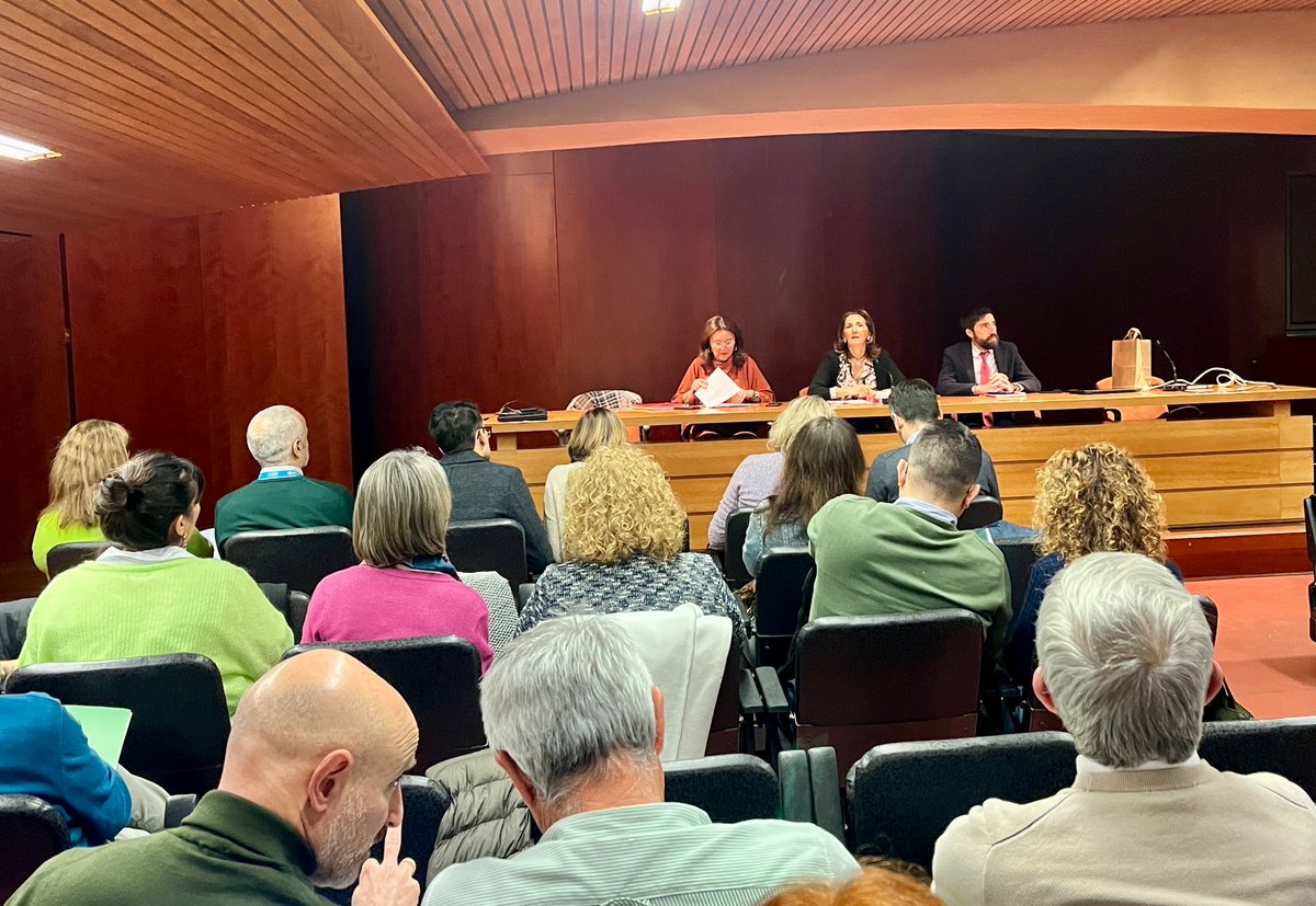CEPdeCadiz's tweet photo. Jornada de trabajo para asesorías de FP, direcciones CEP y coordinaciones provinciales de formación en Torre Triana @DGTaTEd @FPAndaluza @EducaAnd https://t.co/EBNDqlZxTX