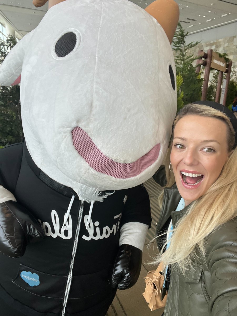 uptimaofficial's tweet image. TrailblazerDX SF 2024 did NOT disappoint🔥🔥 We met so many @salesforce rock stars in the ecosystem. We’re excited to explore how Elevate GenAI is designed to amplify and enhance the existing AI capabilities. #mulesoft #salesforcedeveloper #TDX24 #mulesoftpartner