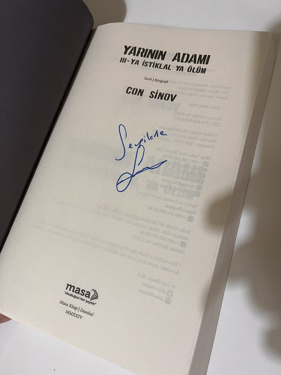Sayın <a href="/lordsinov/">Con Sinov</a> ‘un yazdığı 3. kitapta elime geçti. İlk 2 kitabını okuyan bir insan olarak diyebilirim ki en iyi Atatürkü ve onun çevresini, zamanını anlatan kitap serisi. Teşekkürler <a href="/lordsinov/">Con Sinov</a> ve teşekkürler <a href="/masakitapcom/">Masa Kitap</a>.