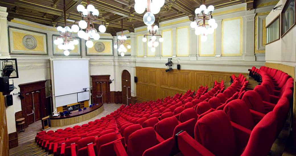 Prochaine conférence mercredi soir au CNAM, dans le cadre des conférences mensuelles de la Société Astronomique de France 19h00-20h30 Amphithéâtre Abbé Grégoire Les découvertes des grandes structures cosmologiques Laniakea et Ho’oleilana saf-astronomie.fr/conferences/