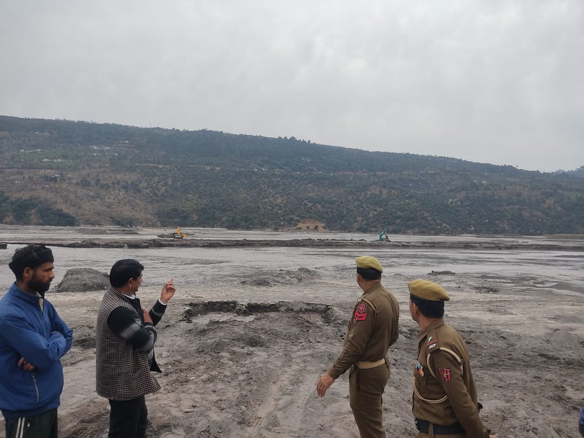 Under the guidance of DDC Reasi @vishesh_jk, Mining Dept. took tough Stance against Illegal Mining by initiating series of Raids to prevent unauthorized excavation of Mineral Resources. @OfficeOfLGJandK @diprjk @NasirAh85669224