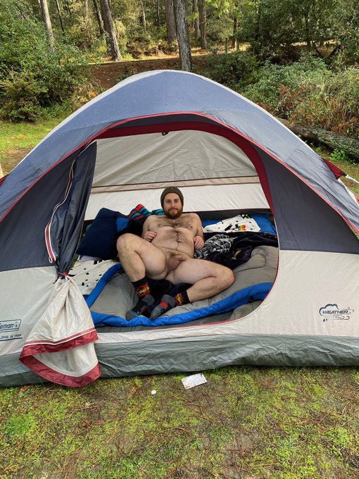 Come on in&hellip; I know a better way to stay warm 😉 https://t.co/vLstrkHLw6