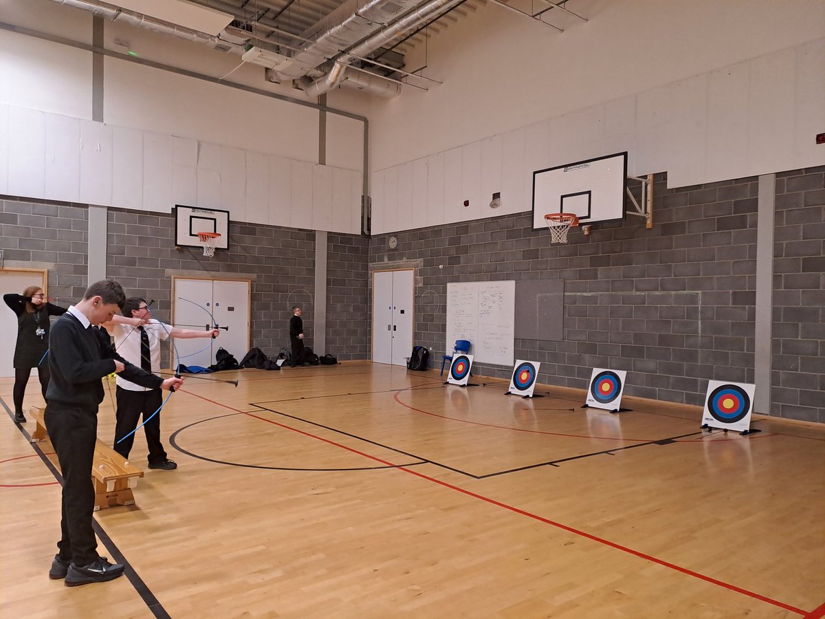 #NAInclusion 💛🖤

Great first lunchtime session with @GGarnock S1s today! 

💛Softy Archery 
🖤 Boccia 

Looking forward to next week's basketball🏀

#NAActive