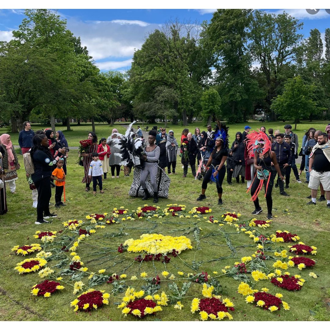 Image in previous tweet: REIGN Flower Mandala by Nadia Sultana, photo Chris Bailkoski @writer_floralia @theFourdrinier @Paper_Gallery_ #longsightcommunityartspace #artwriting