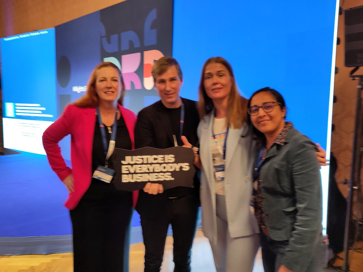 Pass the #CSDDD @MagratheanTimes because #JusticeisEverybodysBusiness!  
Thanks Joke Aerts of @TonysChocoUK_IE and Jessie Macneil-Brown of @benandjerrys for your support as Businesses for Human Rights Champions!
#RightsForum24