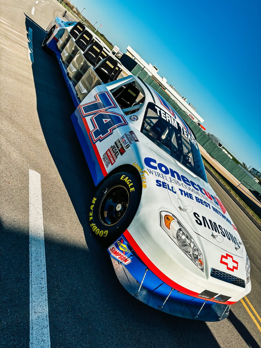 New look and making a grand appearance in Las Vegas at Channel Partners Expo! It’s our @MyConectUS limo!! #likeconectus #teamtexas #nascarlimo