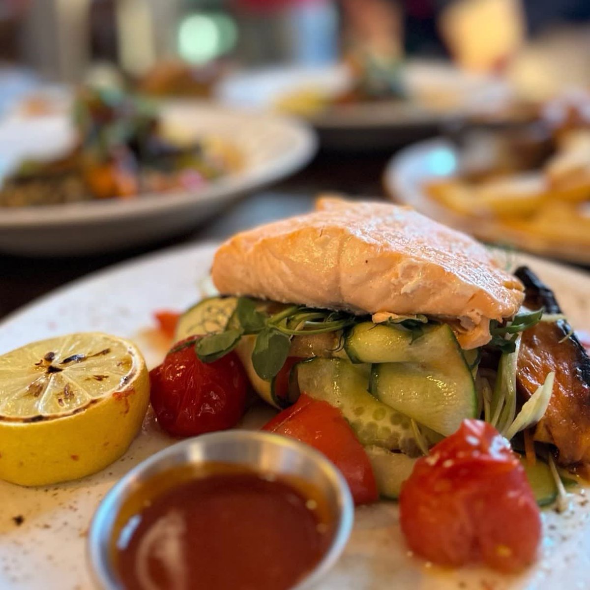 Something a bit lighter for dinner?🍽️ 
Salmon is one of our favourites 🥰