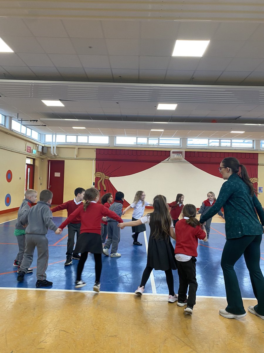 Irish dancing in the hall with Ms. Buckley to celebrate Seachtain na Gaeilge. We had so much fun 💃🏻 🪩
